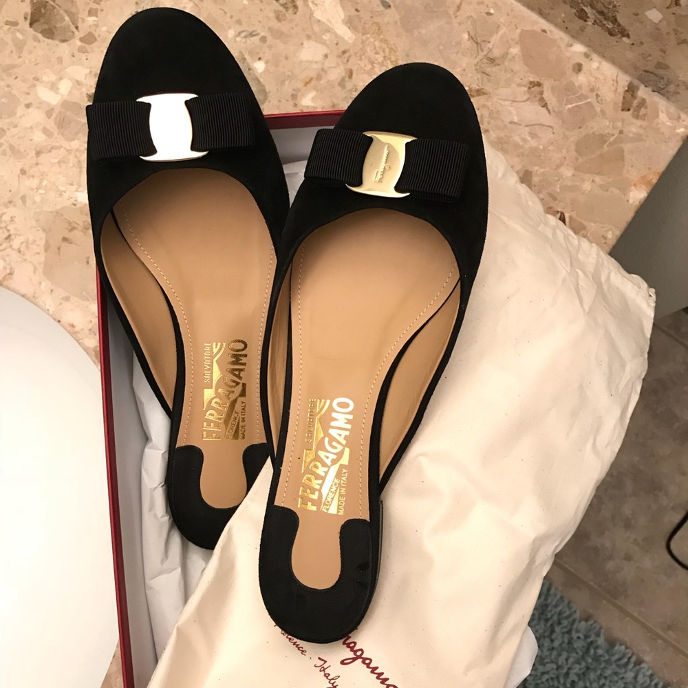 New Ferragamo shoes black and gold size 9.5